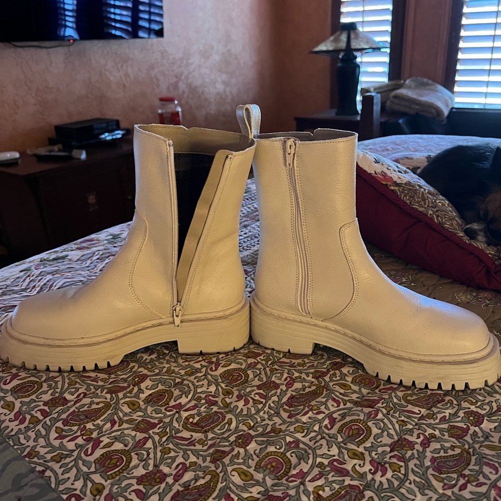Roolees cream leather water resistant boots!